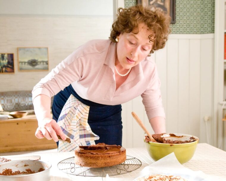 meryl-streep-julia-and-julia-cooking